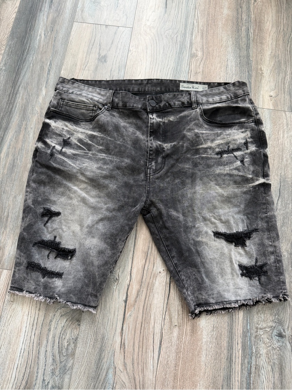 Smoke Rise Distressed Grey Denim Men’s Shorts Mens size W42